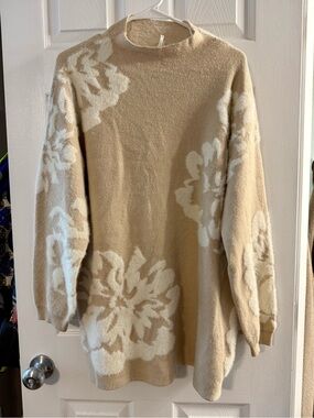 Anthropologie Beige Floral Crewneck Women’s Sweater Size M